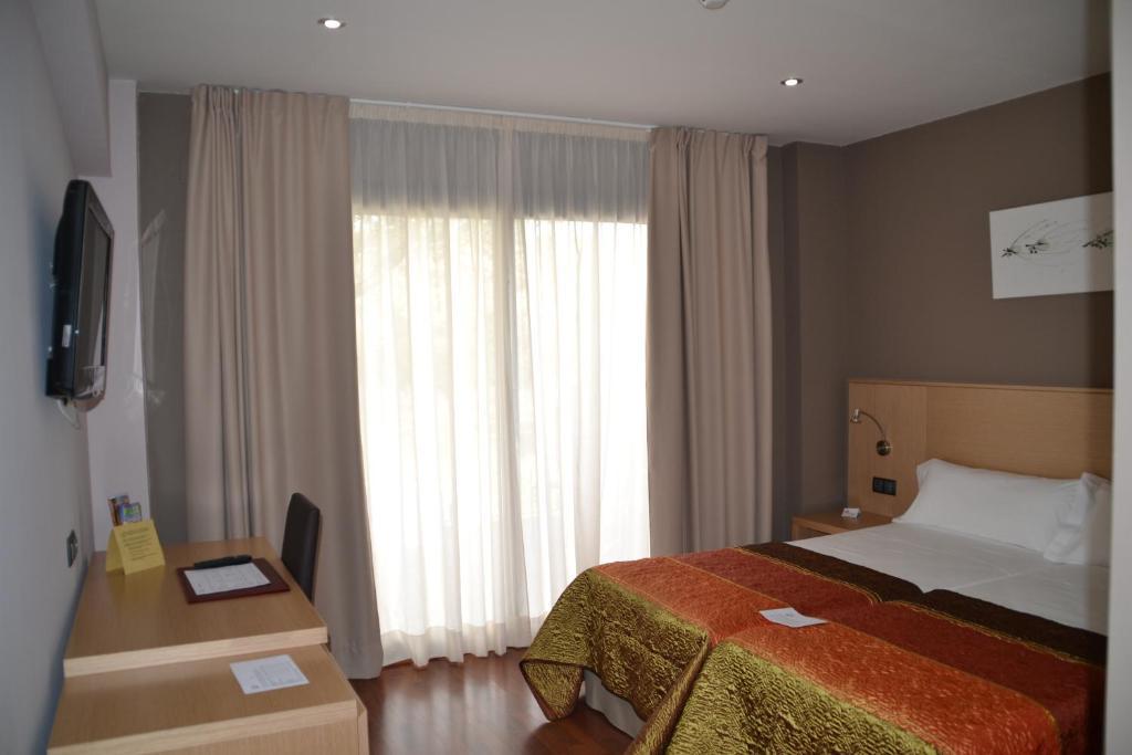 Hotel Vilar Riu De Baix Flix Oda fotoğraf
